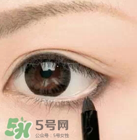 眼線膏和眼線液筆哪個(gè)好用？眼線膏和眼線液新人這樣選擇
