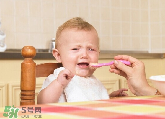 寶寶發(fā)燒抽搐正常嗎？寶寶發(fā)燒抽搐怎么辦？