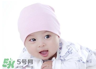 新生兒痤瘡多久會好？新生兒痤瘡能用百多邦嗎？