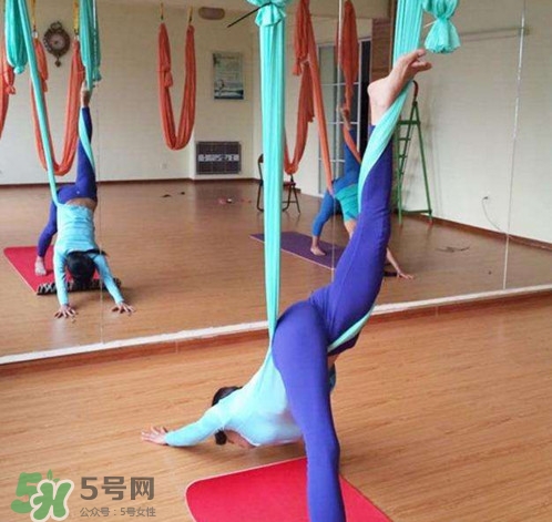 空中瑜伽誰發(fā)明的？空中瑜伽到底有哪些功效