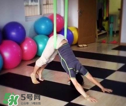 空中瑜伽有什么好處？空中瑜伽沒基礎(chǔ)可以學(xué)嗎