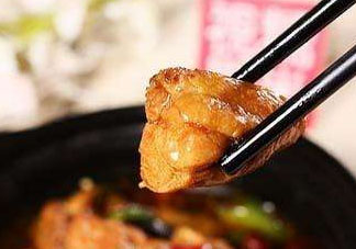 美國黃燜雞米飯為什么那么貴？美國黃燜雞米飯多少錢一份？