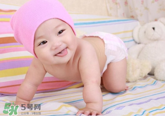 寶寶發(fā)燒出汗可以蓋被子嗎？寶寶發(fā)燒出汗了會(huì)退燒嗎？
