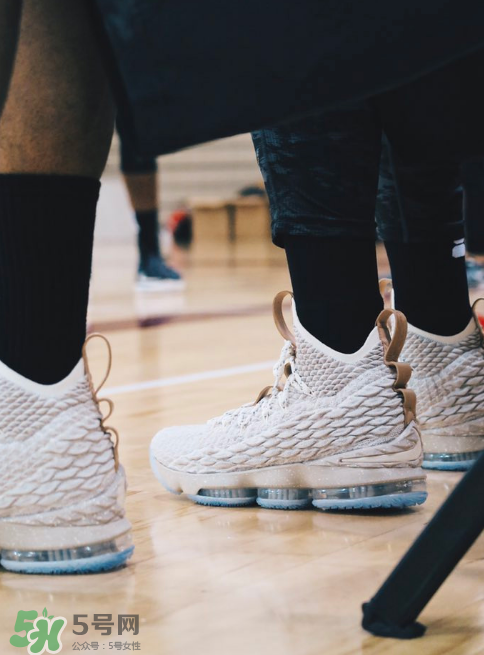 nike lebron 15 ghost什么時候發(fā)售_多少錢？