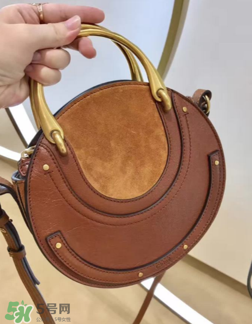 chloe pixie多少錢？蔻依17秋冬新款圓形包包專柜價(jià)格