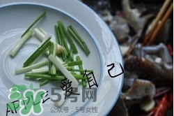 香辣蟹怎么做最好吃？香辣蟹怎么處理螃蟹？