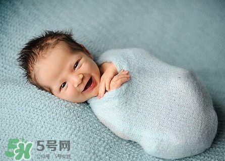 勒博耶分娩法的具體步驟是什么？勒博耶分娩法有哪些優(yōu)點(diǎn)？