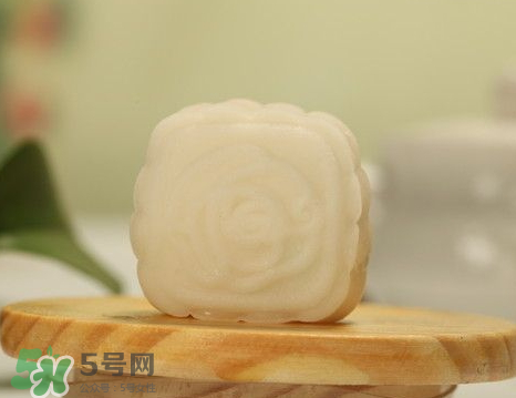 月餅皮可以加水嗎？月餅皮為什么不能放水？