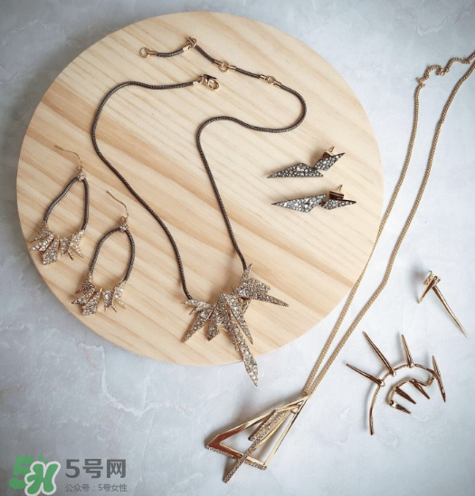 alexis bittar什么價(jià)位？alexis bittar價(jià)格一般是多少？