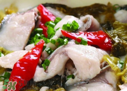 酸菜魚可以放什么配菜？酸菜魚放什么菜好吃？