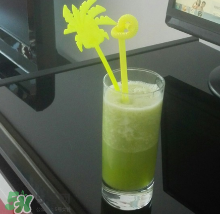 芹菜和什么榨汁好喝？芹菜榨汁需要煮熟嗎？