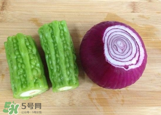 洋蔥汁能黑發(fā)嗎？洋蔥汁擦頭發(fā)能生發(fā)嗎？