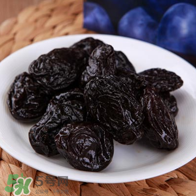 西梅干真的能解決便秘嗎？西梅干怎么吃治便秘？