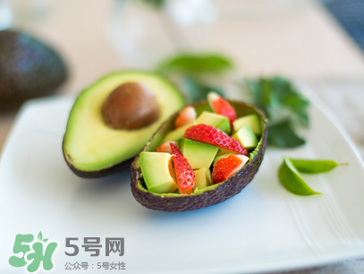 牛油果生的能吃嗎？牛油果怎么催熟快？