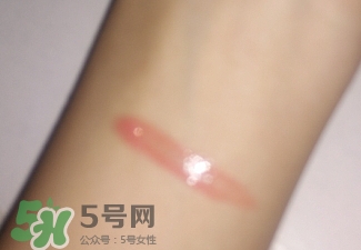 美寶蓮唇釉m500豆沙色適合黃皮嗎？