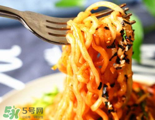 火雞面熱量高嗎？三養(yǎng)火雞面熱量