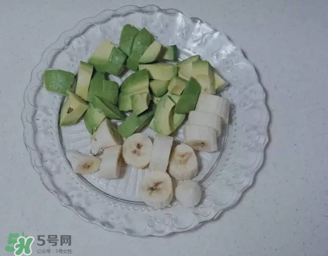 牛油果沙拉怎么做？牛油果沙拉用什么醬？
