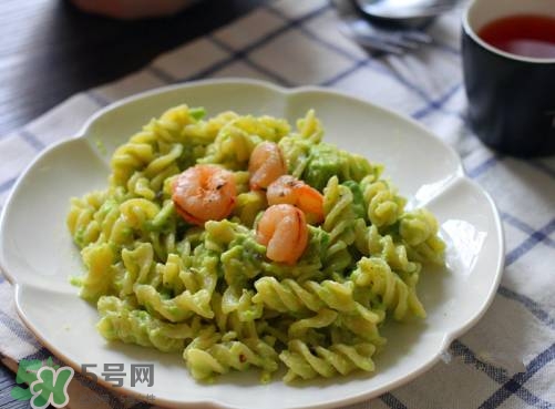 牛油果沙拉怎么做？牛油果沙拉用什么醬？