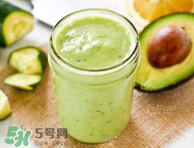 牛油果果汁可以放多久？牛油果果汁隔夜了還能吃嗎？