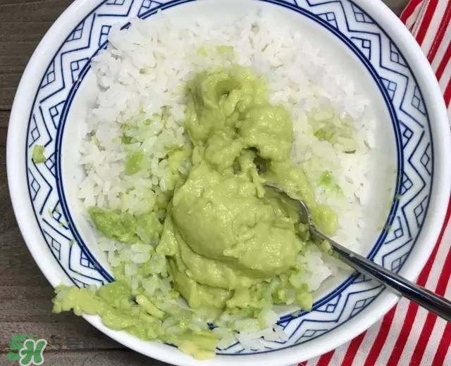 牛油果沙拉怎么做？牛油果沙拉用什么醬？