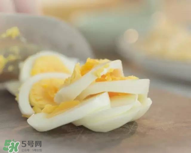 牛油果沙拉怎么做？牛油果沙拉用什么醬？