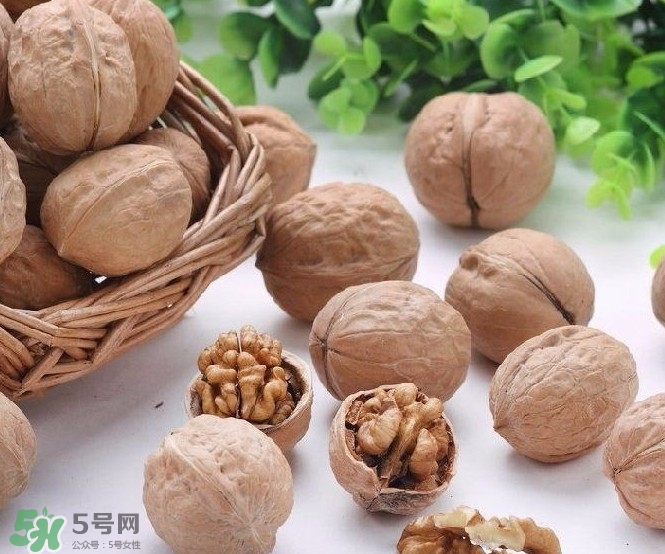 核桃磨成粉還有營養(yǎng)嗎？核桃粉和核桃哪個(gè)更好？