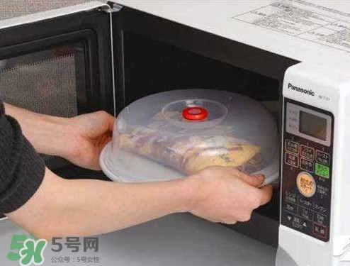 微波爐加熱食物致癌嗎？微波爐加熱食物要蓋蓋子嗎