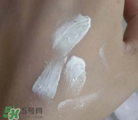 阿芙素顏霜要卸妝嗎？