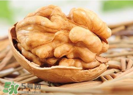 核桃磨成粉還有營養(yǎng)嗎？核桃粉和核桃哪個(gè)更好？