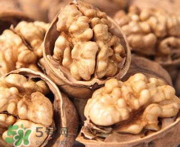 新鮮核桃剝好怎么保存？新鮮核桃剝殼能放多久？