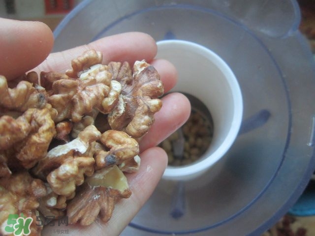 核桃可以和黃豆一起打豆?jié){嗎？核桃和什么一起打豆?jié){好？