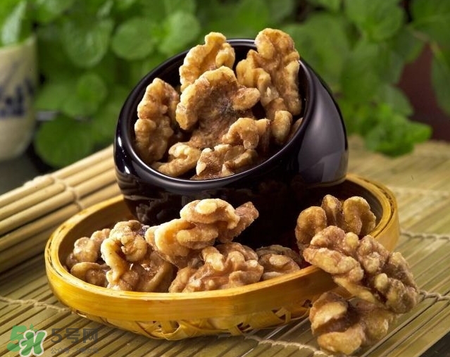 核桃什么時(shí)候吃最好？核桃一次吃多少為宜？