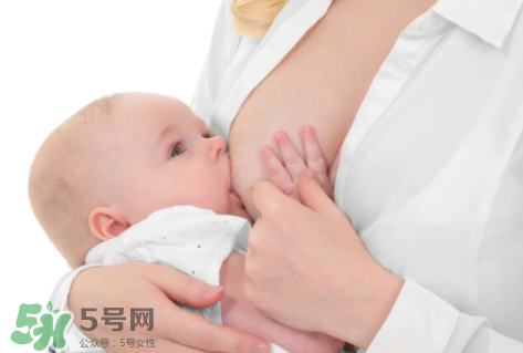 母乳寶寶一天大便幾次正常？母乳寶寶排便情況介紹
