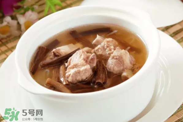 湯里的鈣鐵含量高不高？湯的蛋白質(zhì)多嗎？