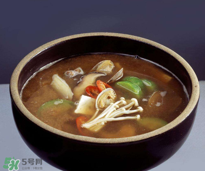 燉湯時間是不是越長越好？湯里營養(yǎng)多嗎？
