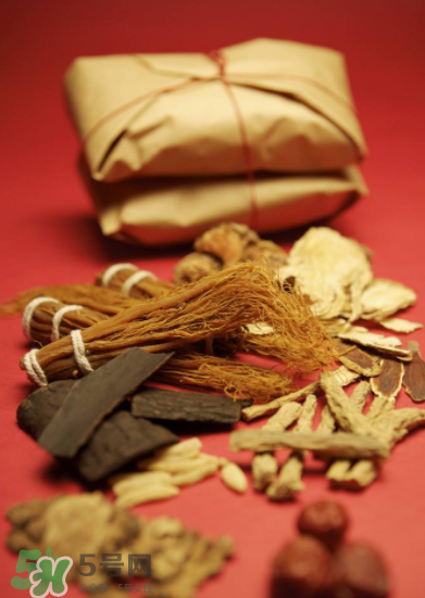 清熱降火的中藥有哪些？清熱降火的中藥大全