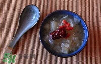 雪蛤能和銀耳一起燉嗎？雪蛤銀耳羹怎么做？