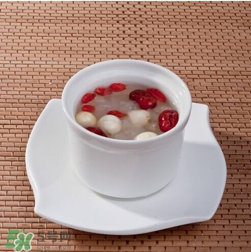坐月子能吃雪蛤嗎？產(chǎn)婦吃雪蛤有什么好處？