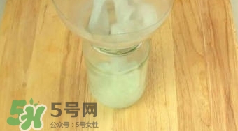 護(hù)發(fā)素能當(dāng)柔順劑嗎？護(hù)發(fā)素當(dāng)柔順劑好不好