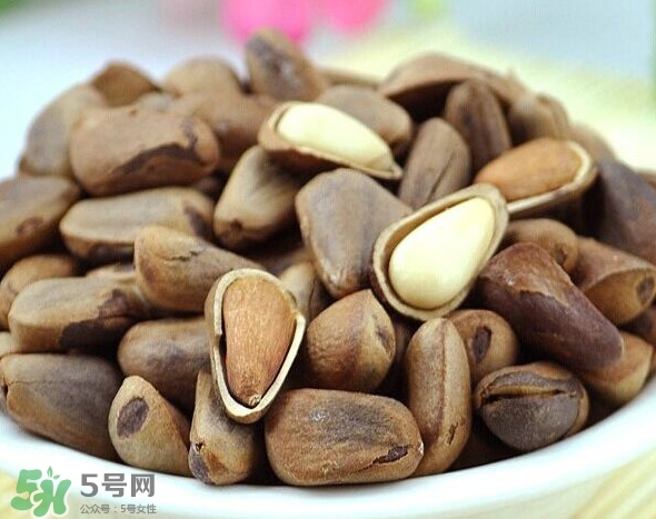 松籽什么季節(jié)采摘？吃松籽有什么好處？