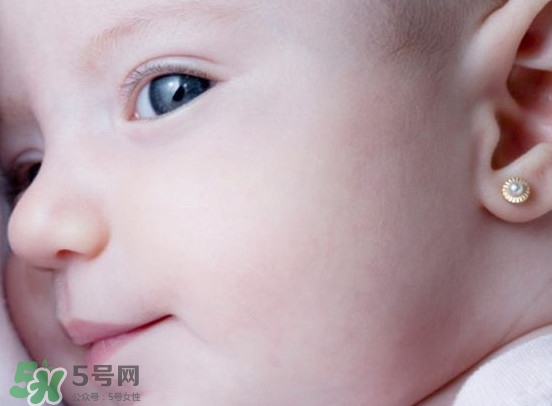 打耳洞幾天可以換耳釘？打耳洞后的注意事項