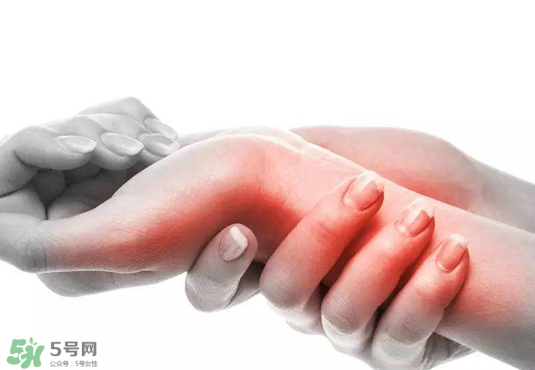 風濕是痛風嗎？風濕跟痛風有什么區(qū)別？