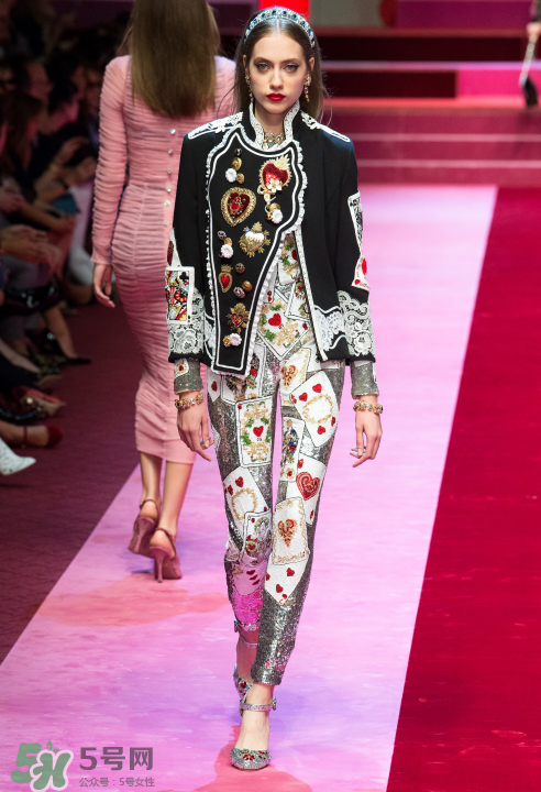 dolce gabbana2018春夏系列服裝怎么樣_好看嗎？