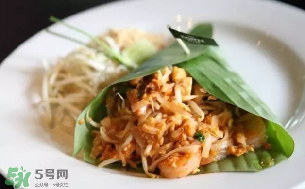花生發(fā)芽后營養(yǎng)如何？花生殼煮水喝有什么用？