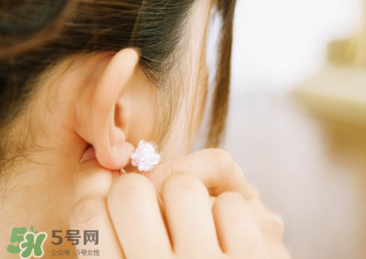 打耳洞去醫(yī)院什么科？打耳洞用什么打比較好