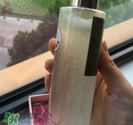 香邂格蕾古法凝光醋萃爽膚水怎么用？