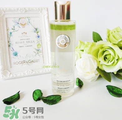 香邂格蕾古法凝光醋萃爽膚水怎么用？