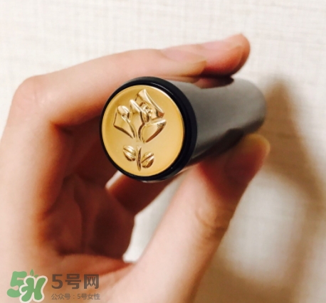 蘭蔻菁純唇膏小紅色是什么顏色？蘭蔻小紅色好看嗎