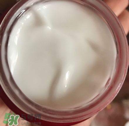 olay小臉?biāo)趺礃?？olay新生塑顏臻粹面霜功效
