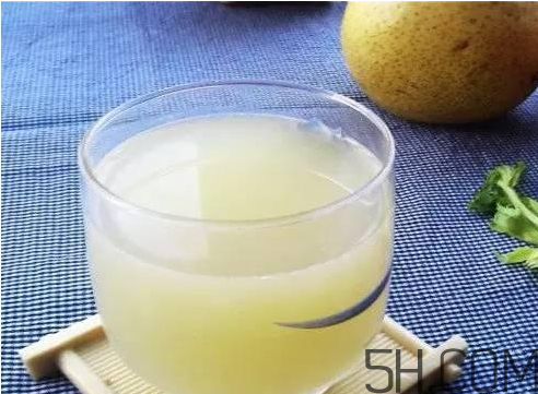 雪梨能和牛奶一起吃嗎？雪梨可以和牛奶榨汁嗎？